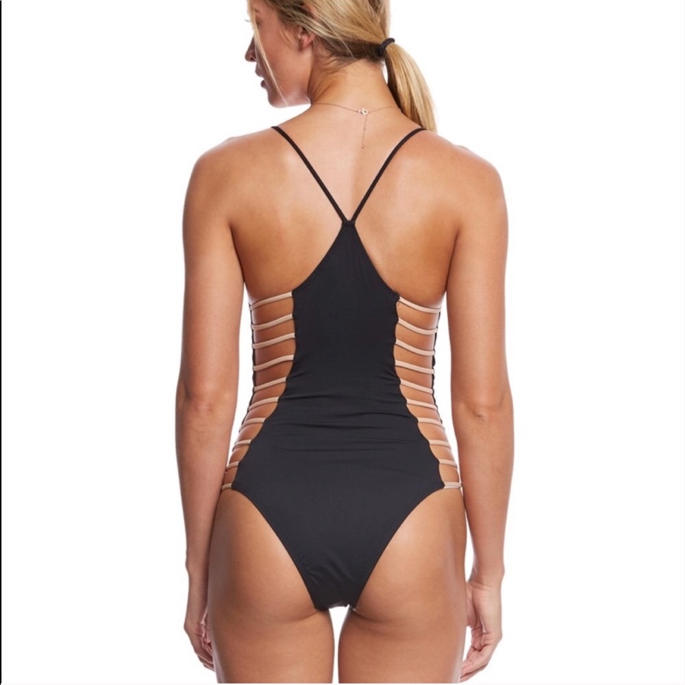 One piece wild side